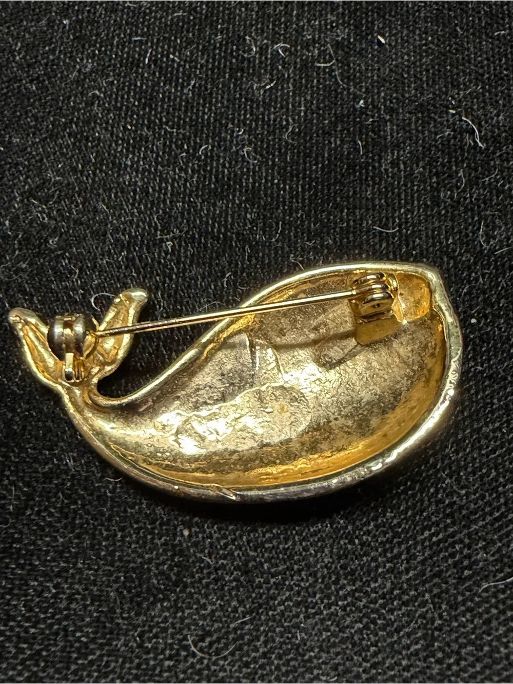 Source Unknown Gold Whale Brooch Pin